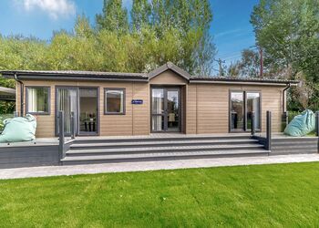 The BlackswanHot Tub - Yorkshire Spa Retreat, York