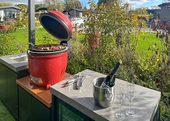 The BlackswanHot Tub - Yorkshire Spa Retreat, York