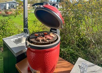 The PheasantHot Tub (Pet) - Yorkshire Spa Retreat, York
