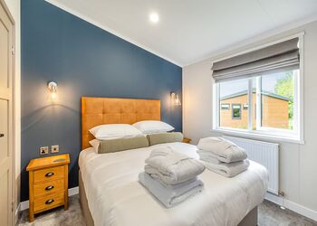 The PheasantHot Tub (Pet) - Yorkshire Spa Retreat, York