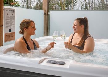 The StarHot Tub - Yorkshire Spa Retreat, York