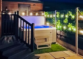 Vale of York Cabins - Vale of York Country Park, Strensall, near York