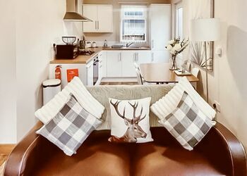 Vale of York Cabins - Vale of York Country Park, Strensall, near York