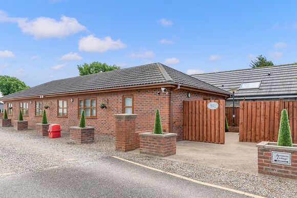 York Cottages - Vale of York Country Park, Strensall, near York