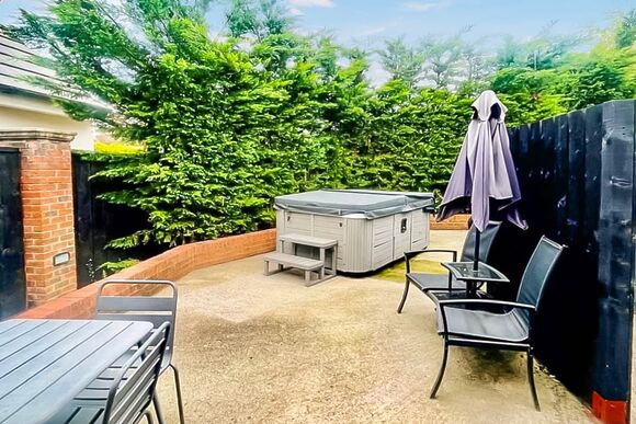 York Cottages - Vale of York Country Park, Strensall, near York