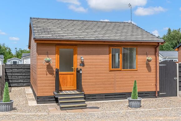 Vale of York Cabins - Vale of York Country Park, Strensall, near York