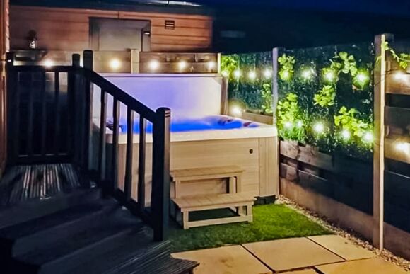 Vale of York Cabins - Vale of York Country Park, Strensall, near York