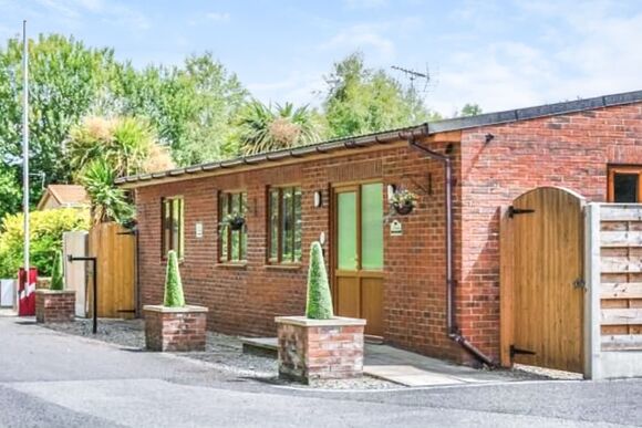 York Cottage 1 - Vale of York Country Park, Strensall, near York