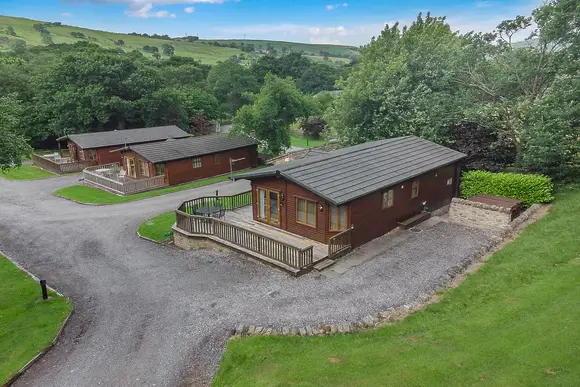 Charlesworth Lodges, Glossop