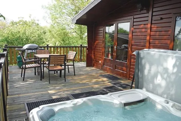 Lindale Pine Lodge