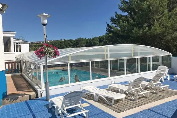 Indoor heated pool at Sunnyvale Holiday Park 