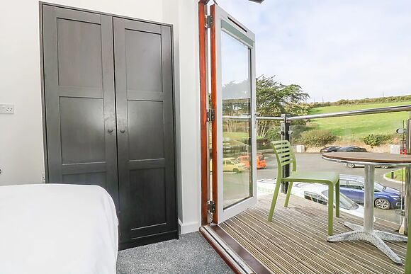 Sea Breeze 17 Gannel