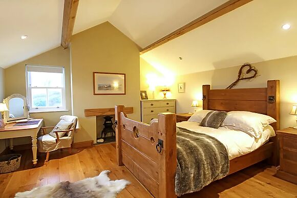 Cae'r Dyni (caer Dyni)