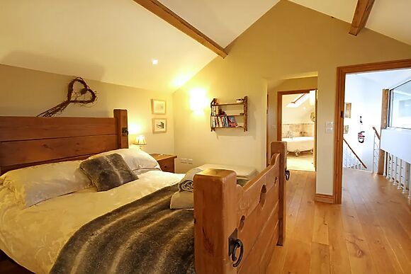 Cae'r Dyni (caer Dyni)