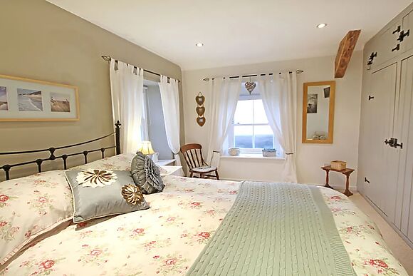 Cae'r Dyni (caer Dyni)