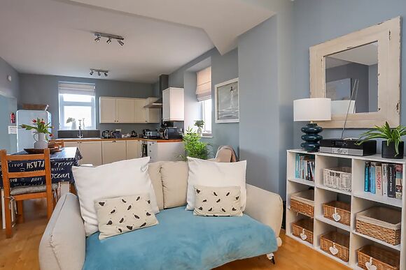 Min Y Mor Trearddur Bay