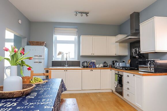 Min Y Mor Trearddur Bay