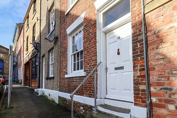 16 St. Sepulchre Street