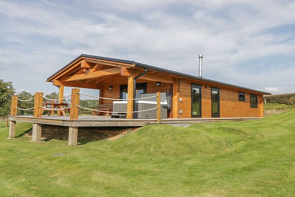 Bryn Eiddon Log Cabin