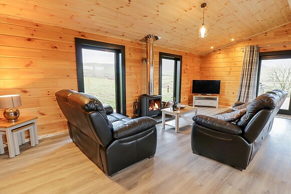 Bryn Eiddon Log Cabin