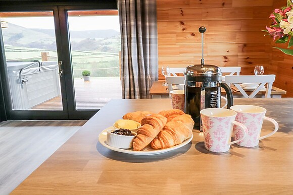 Bryn Eiddon Log Cabin