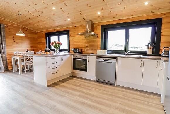 Bryn Eiddon Log Cabin