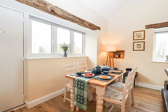 Cut Moch, Plas Moelfre Hall Barns