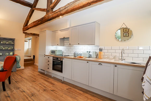 Cut Moch, Plas Moelfre Hall Barns