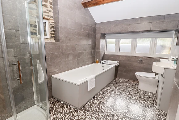 Cut Moch, Plas Moelfre Hall Barns