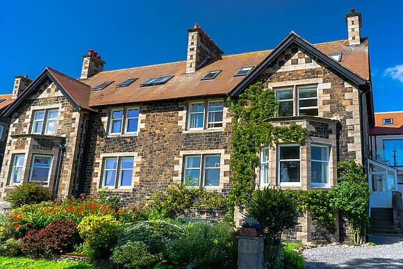 Whinstones at 4 The Villas