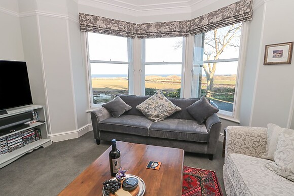 Whinstones at 4 The Villas