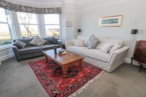 Whinstones at 4 The Villas