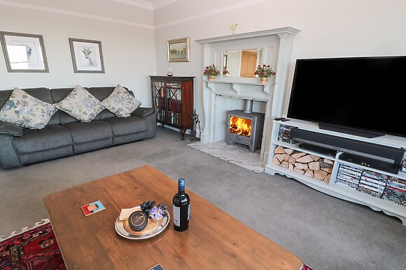 Whinstones at 4 The Villas