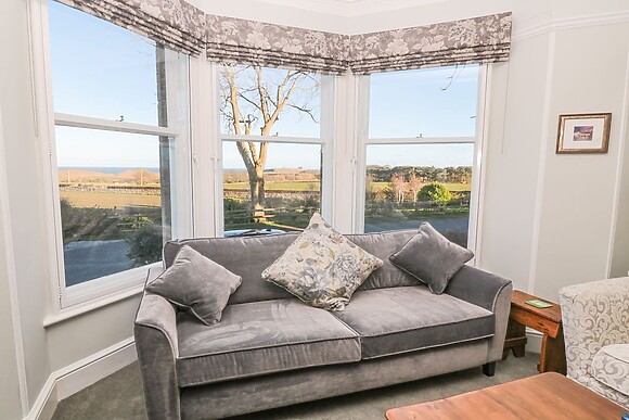 Whinstones at 4 The Villas