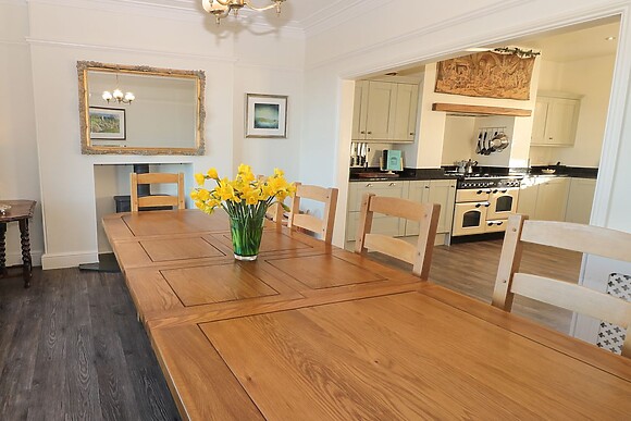 Whinstones at 4 The Villas