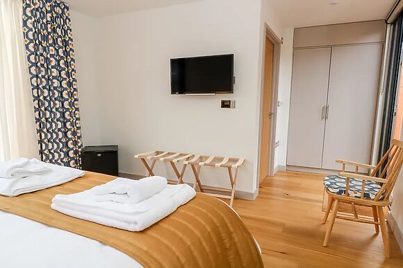 Lakeside Village Lodges & The Potting Shed