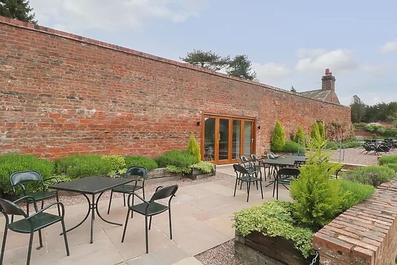 Lakeside Village Lodges & The Potting Shed