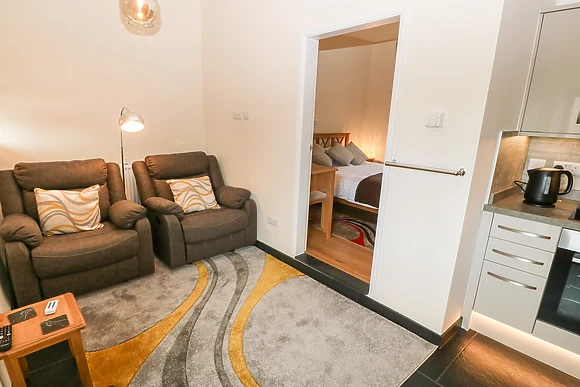 Celyn at Tyddyn Sianel