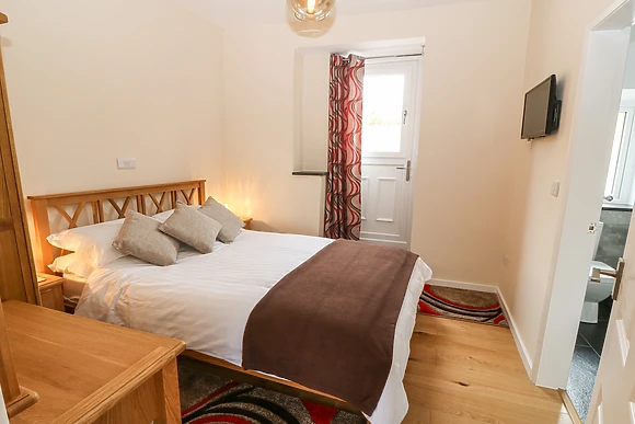 Celyn at Tyddyn Sianel