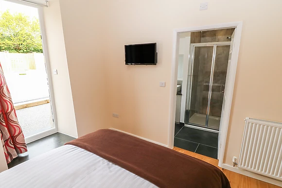 Celyn at Tyddyn Sianel