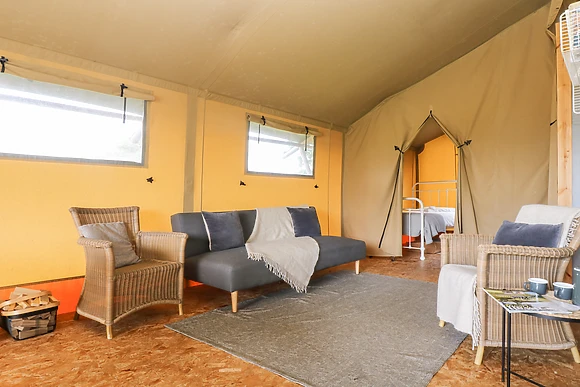 Bumble @ Stars & Embers Glamping
