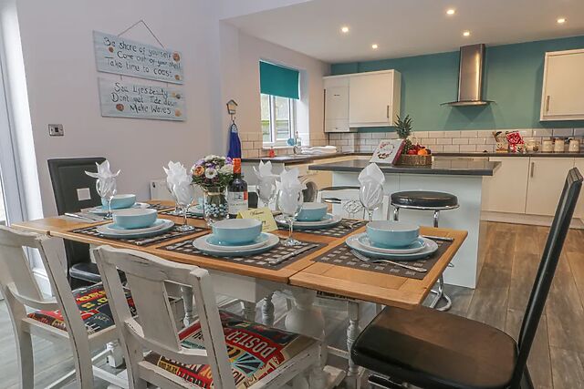 Cosy Coast Cottage