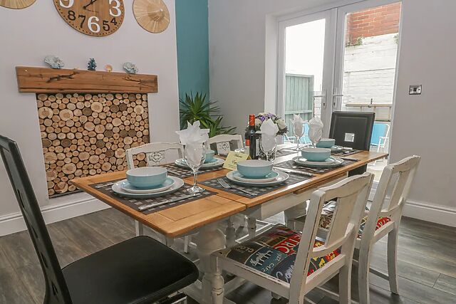 Cosy Coast Cottage