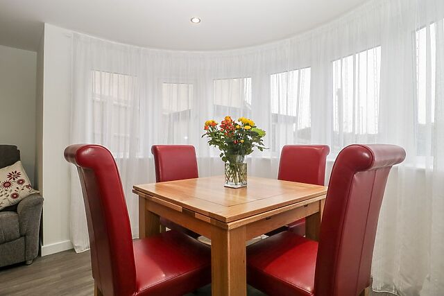 Flat 2, 38 Preston Road
