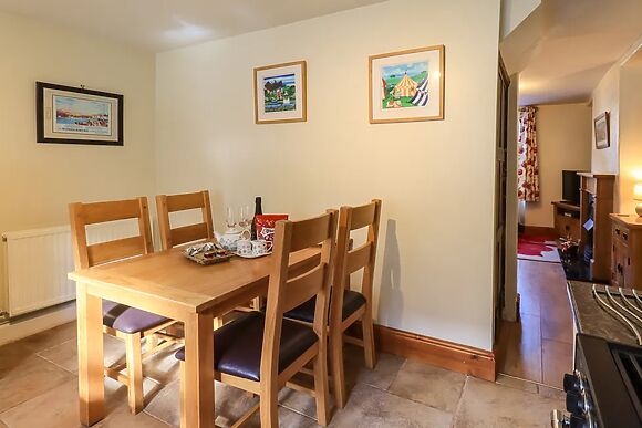 Tizzie Whizie Cottage