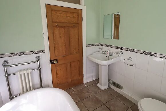 Tizzie Whizie Cottage