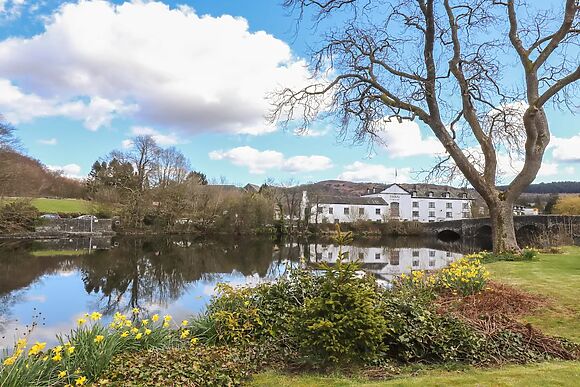 Riverside Hideaway