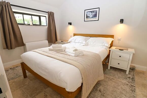 Hadrian Barn 1