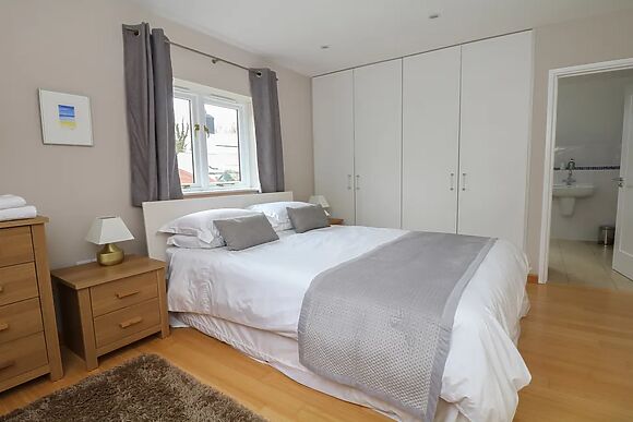 Cholwell Barn Apartment