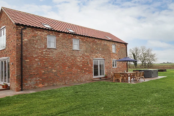 Acacia Barn